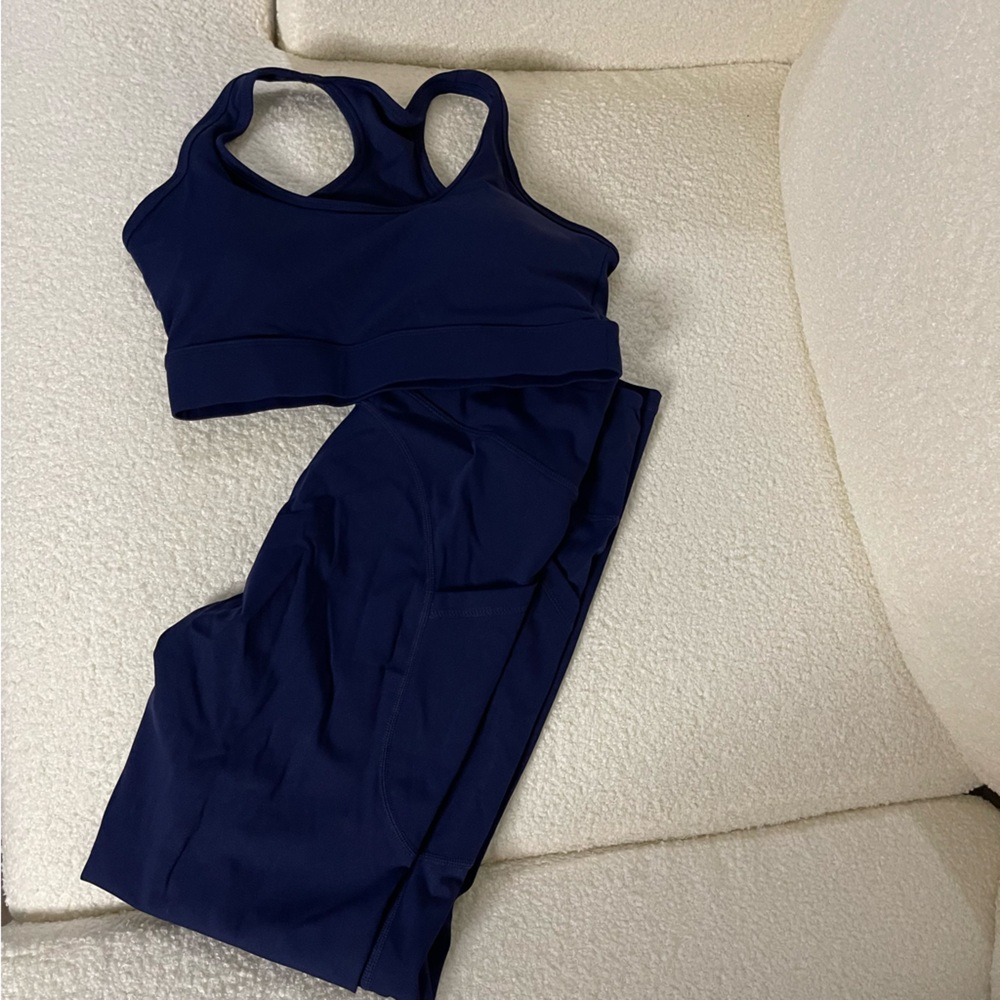 Navy blue active wear set sports bra and leggings